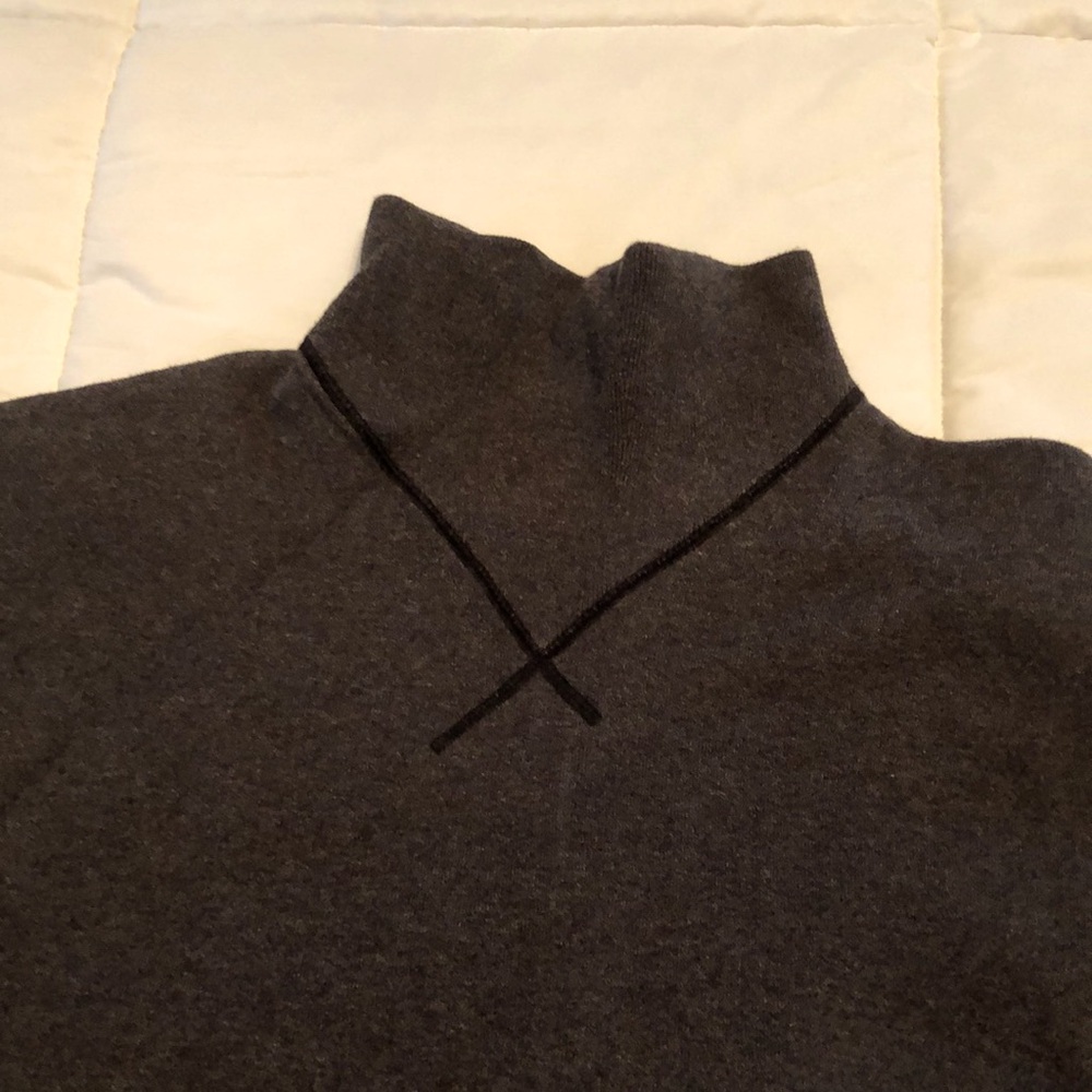 Men’s Turtle neck sweater NWOT